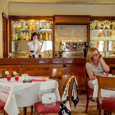 Отель Marini Park Кастель-ди-Лева