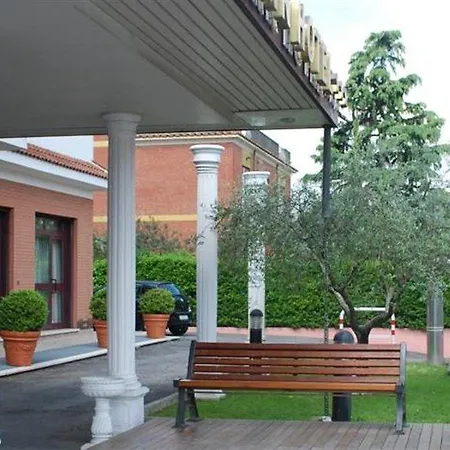 Отель Marini Park Кастель-ди-Лева
