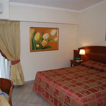 מלון Marini Park 3*