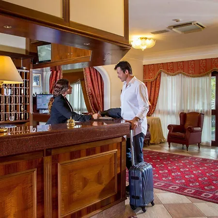 Marini Park Otel Castel di Leva