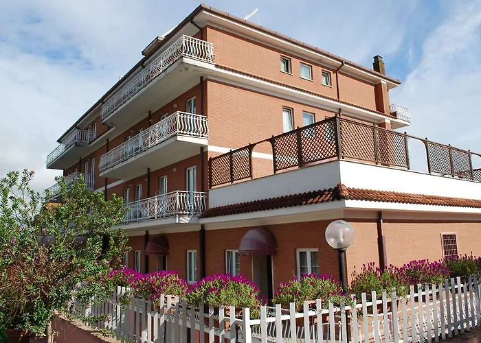 Marini Park Otel Castel di Leva